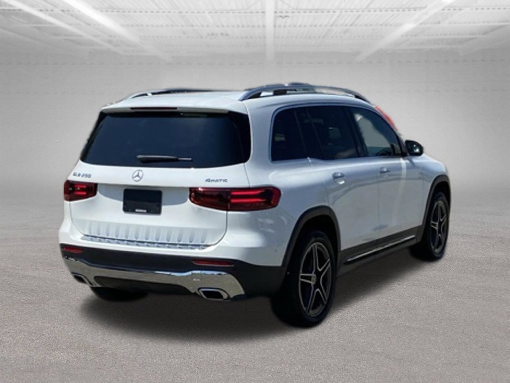 Used 2026 Mercedes-Benz GLB 250 4MATIC image 5