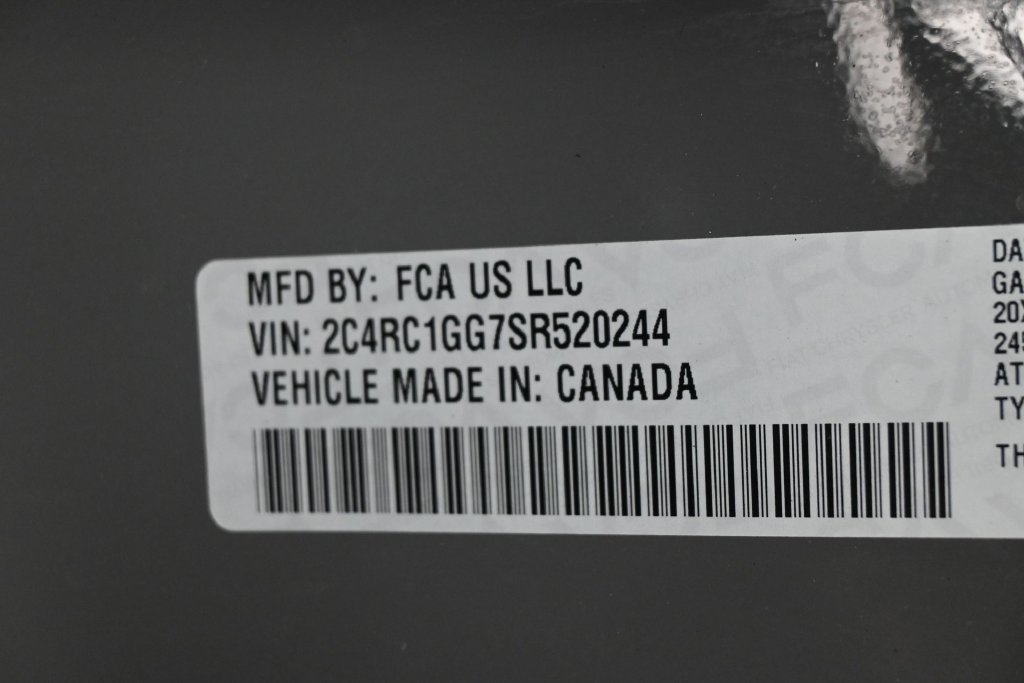 Used 2025 Chrysler Pacifica Limited FWD image 7