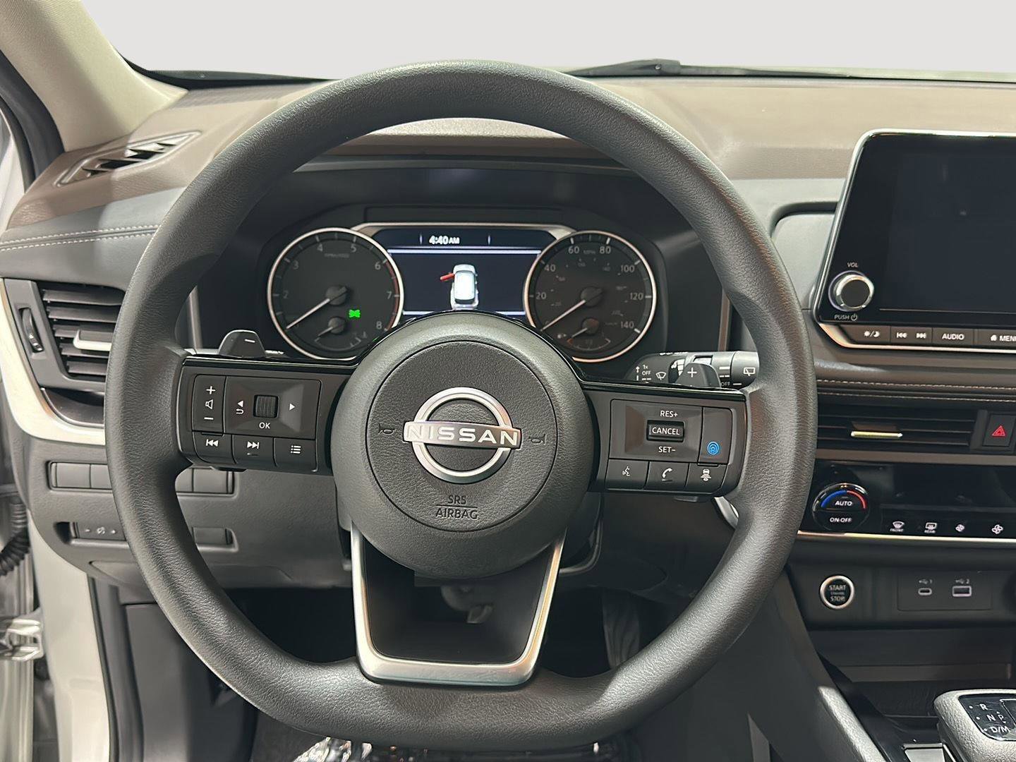 Used 2023 Nissan Rogue SV image 11