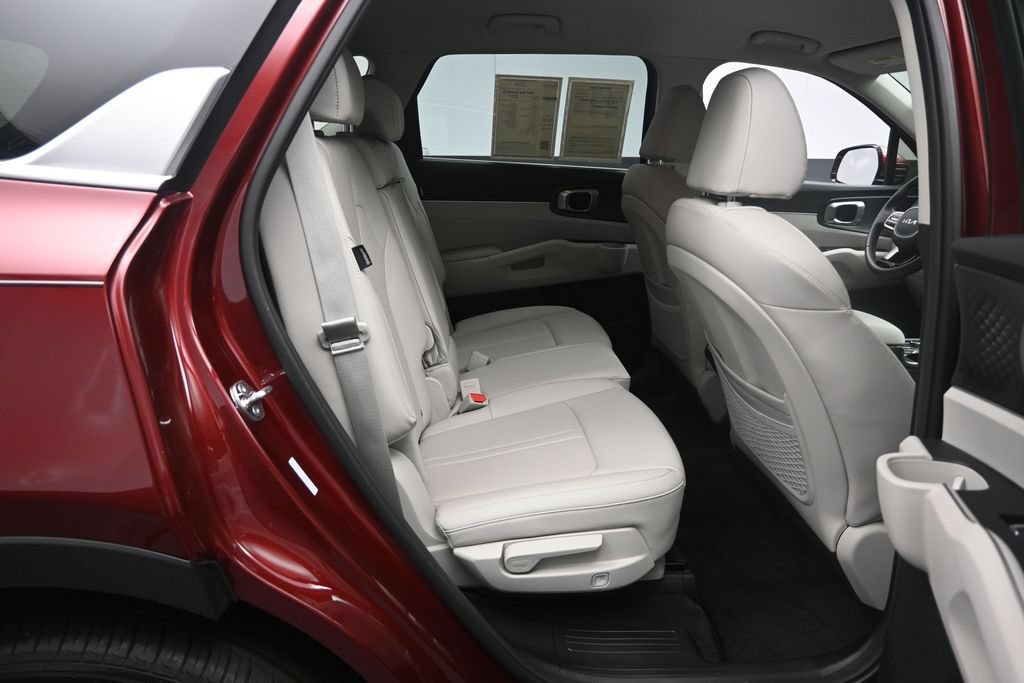 Used 2025 Kia Sorento S FWD image 28