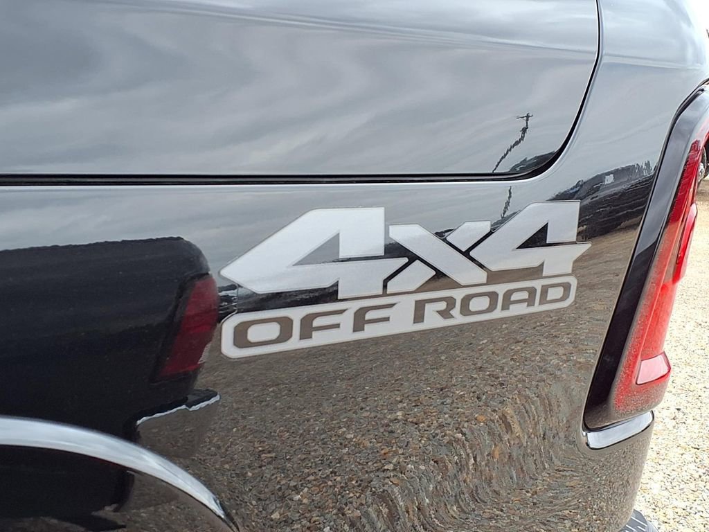 New 2026 RAM 1500 4x4 Crew Cab image 36