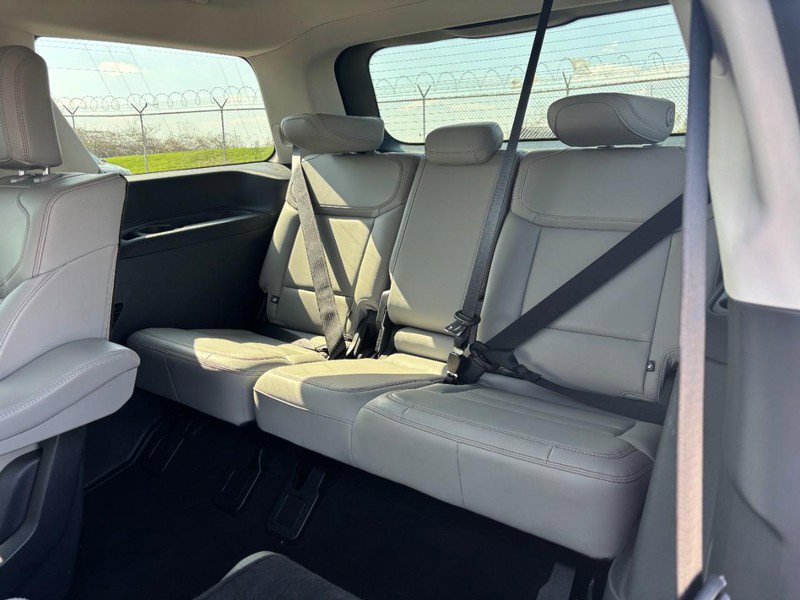 Used 2025 Ford Expedition Active image 12