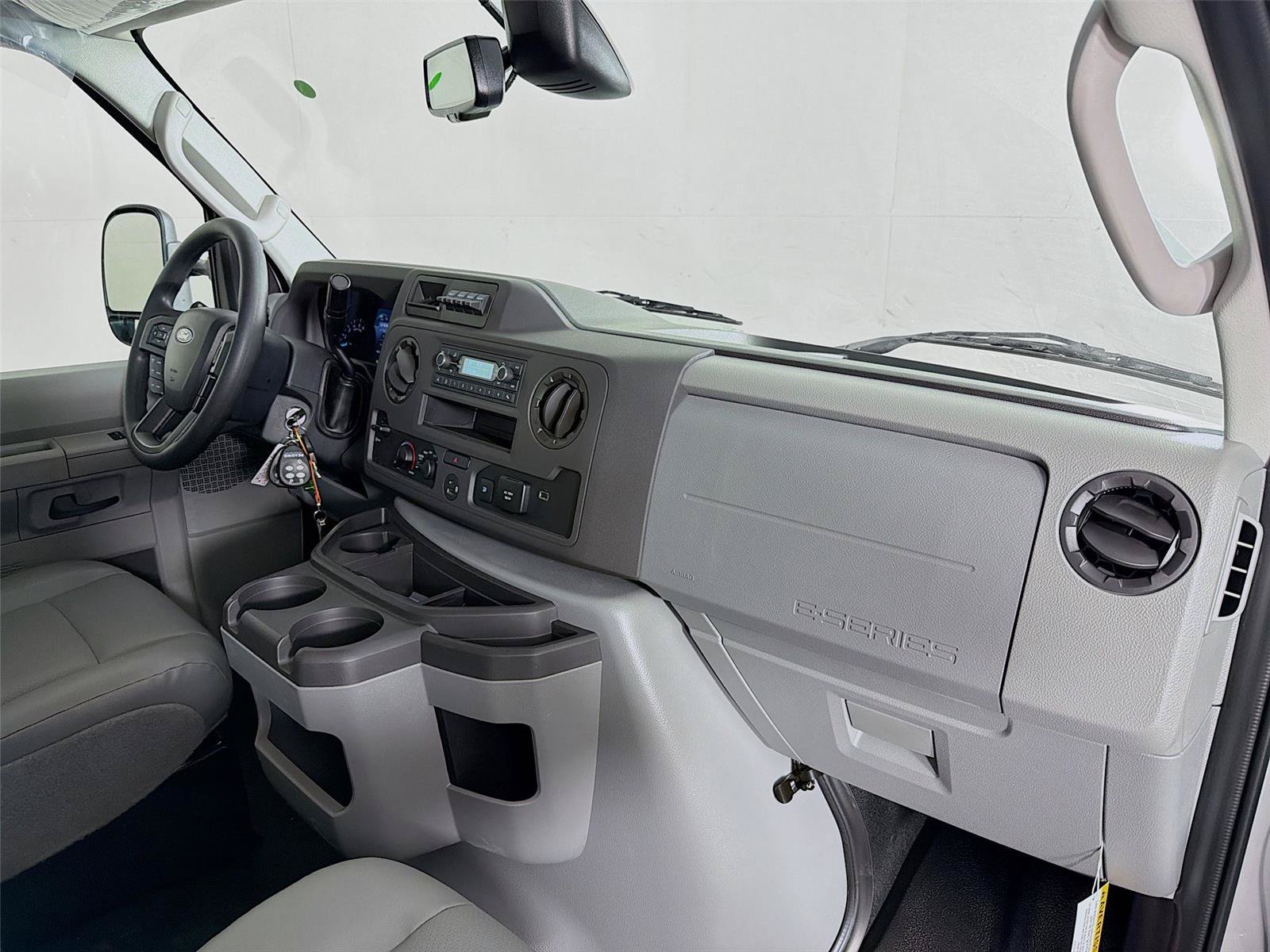 New 2027 Ford E-350 and Econoline 350 Super Duty w/ Power Equipment Group RWD image 27