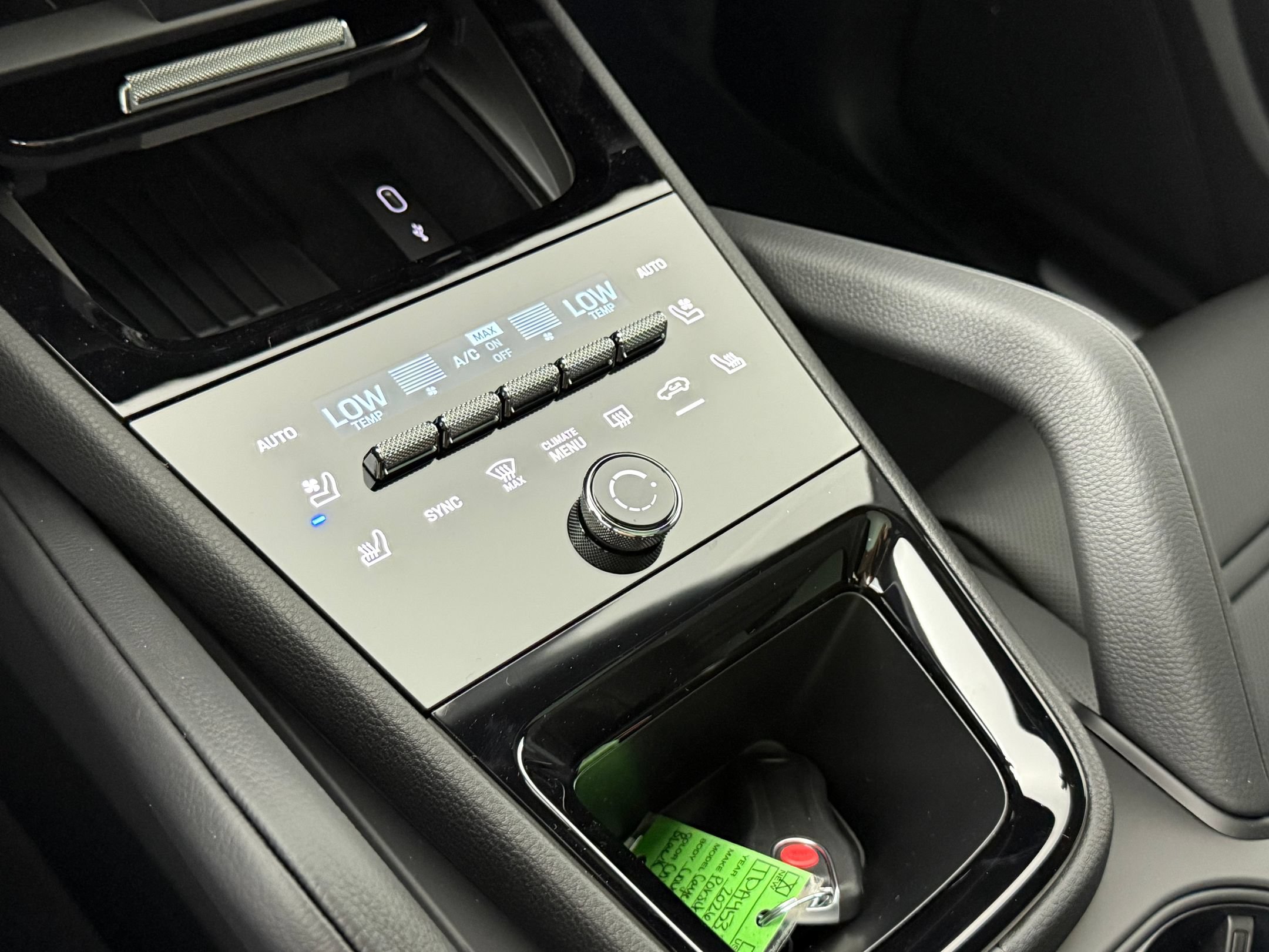 Certified 2026 Porsche Cayenne E-Hybrid Coupe AWD/4WD image 23