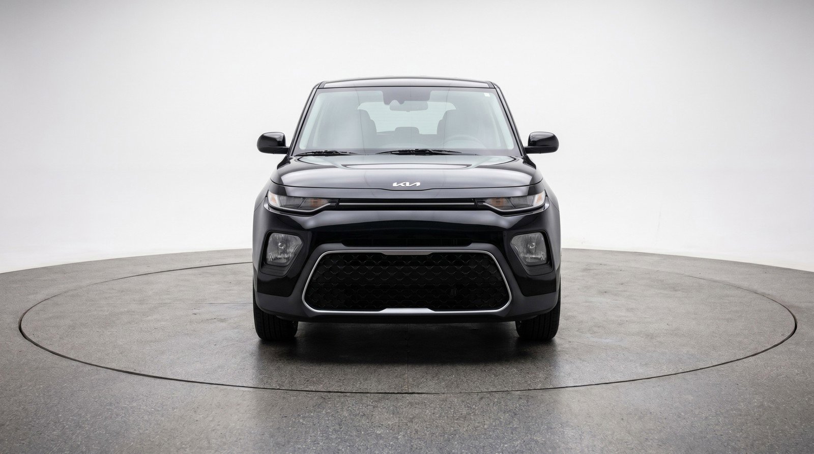 Used 2025 Kia Soul LX w/ LX Technology Package FWD image 2