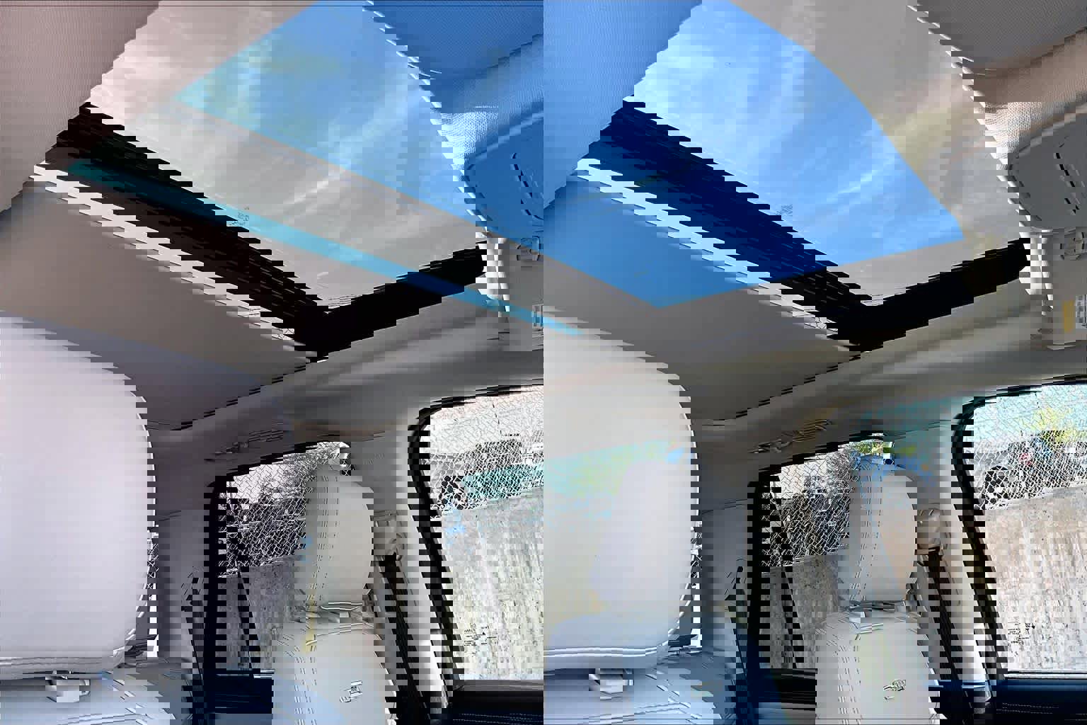 Used 2025 Ford Expedition Platinum image 19