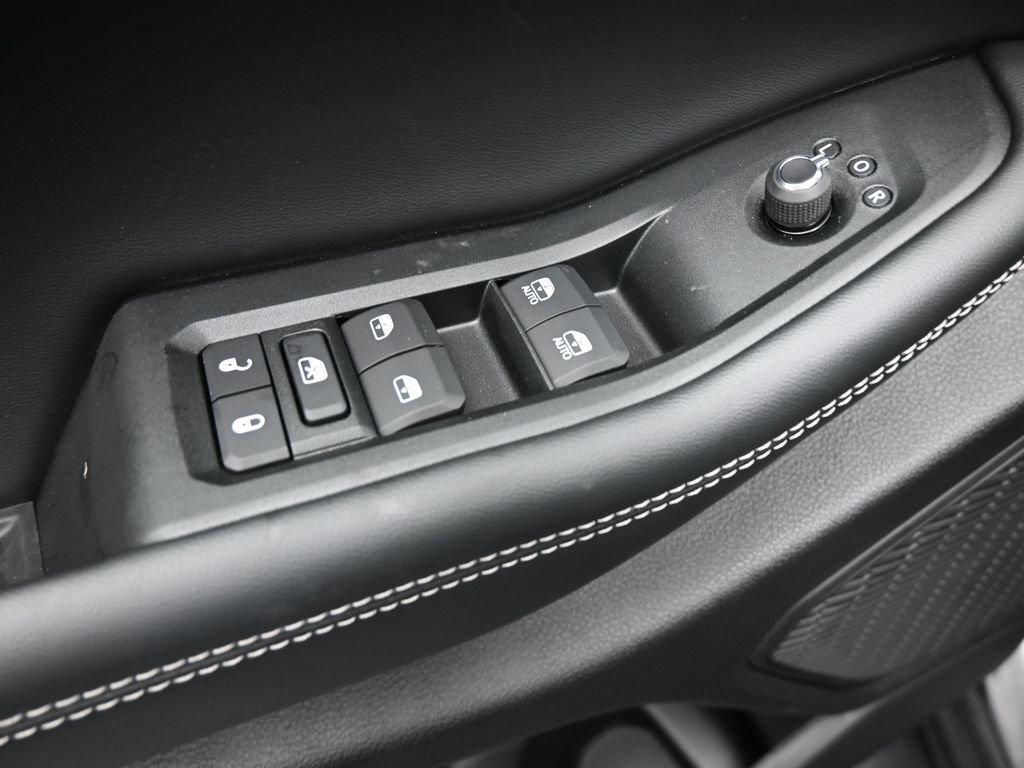 New 2025 Jeep Grand Cherokee L Altitude image 13