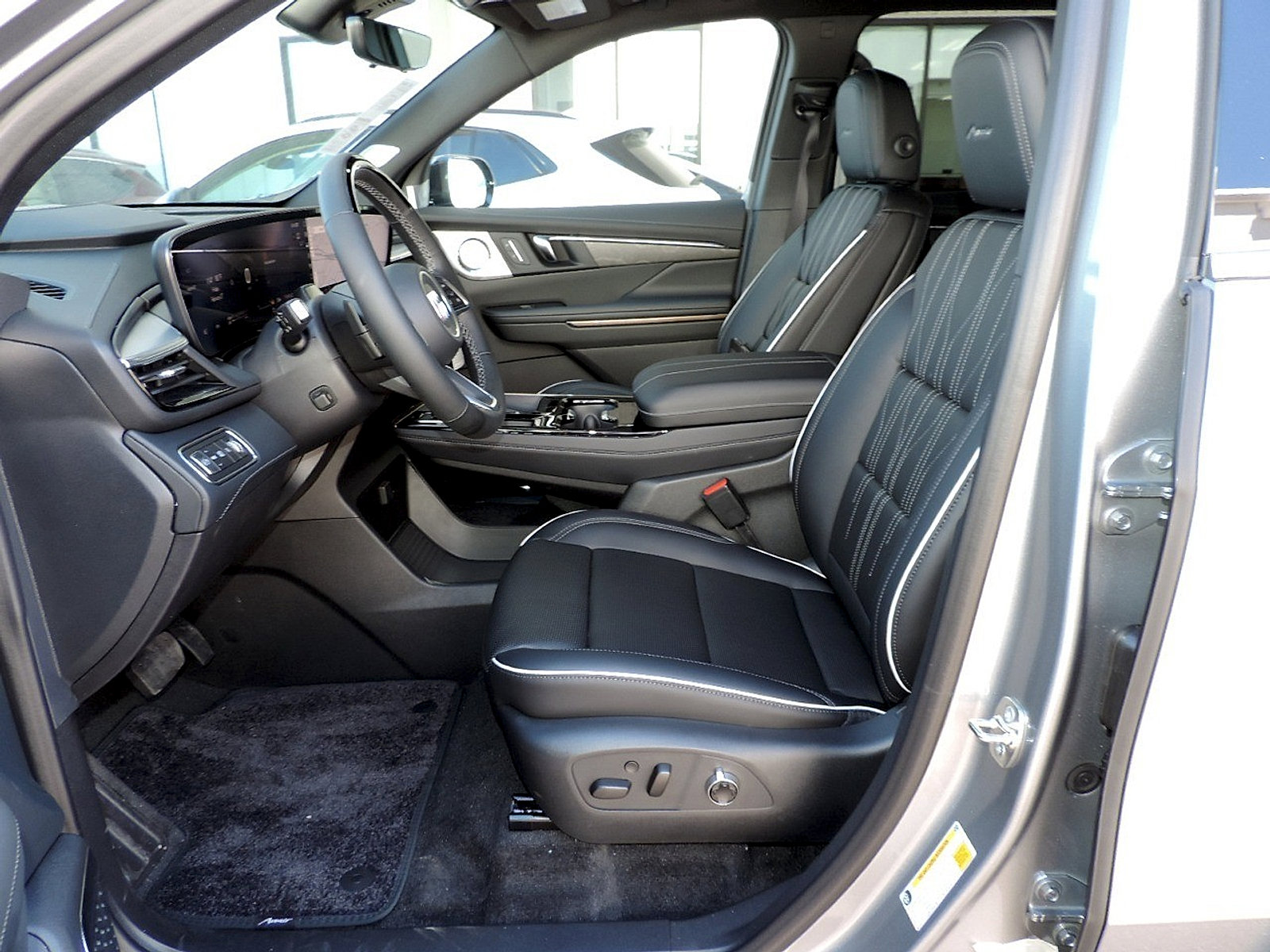 New 2026 Buick Enclave Avenir w/ Super Cruise Package image 17