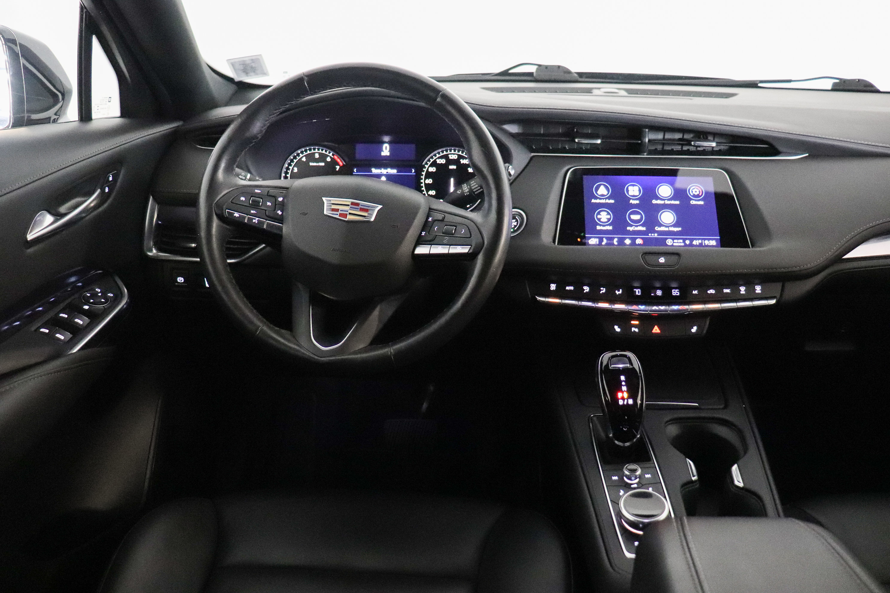 Used 2023 Cadillac XT4 Luxury w/ Cold Weather Package AWD/4WD image 21