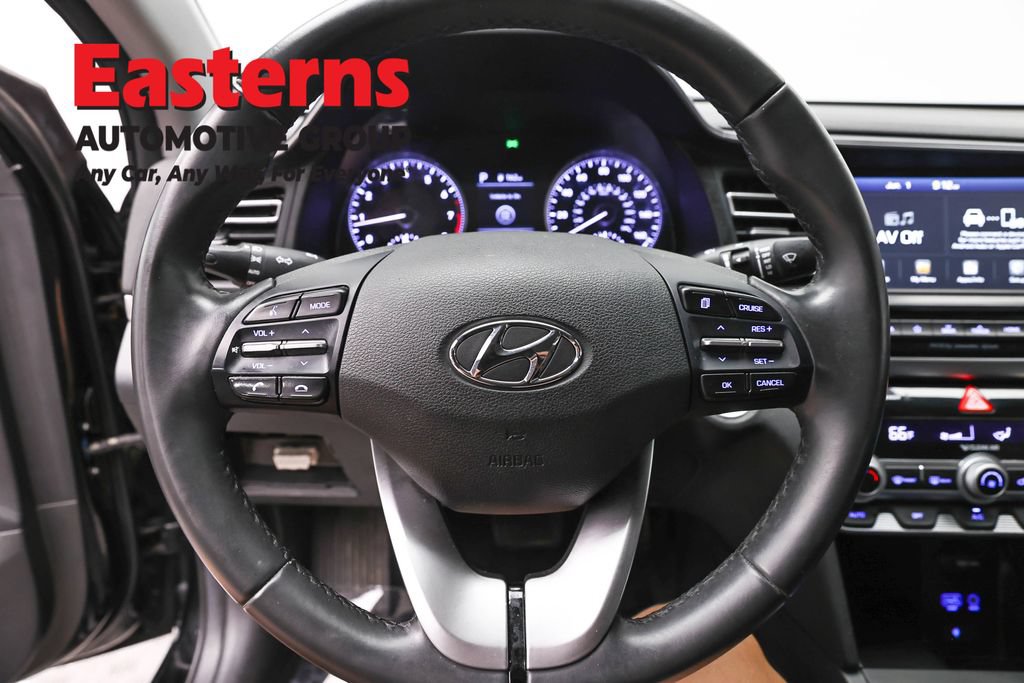 Used 2020 Hyundai Elantra Limited w/ Winter Weather Package FWD image 10