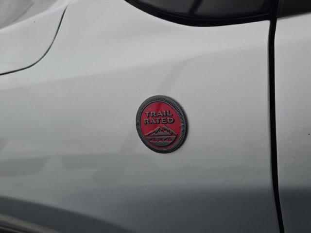 Used 2025 Jeep Compass Trailhawk AWD/4WD image 29