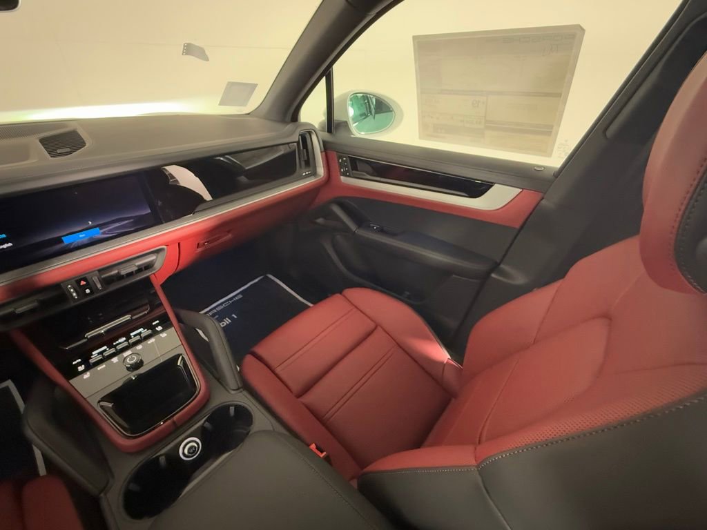 New 2026 Porsche Cayenne image 23