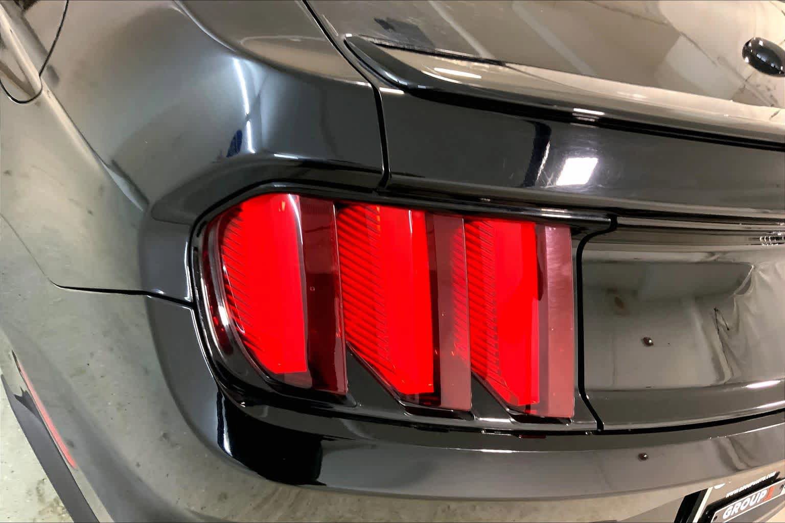 Used 2017 Ford Mustang Premium image 28