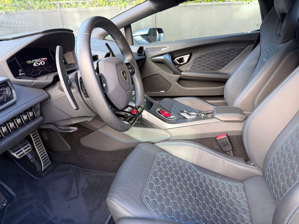 Used 2023 Lamborghini Huracan EVO image 22