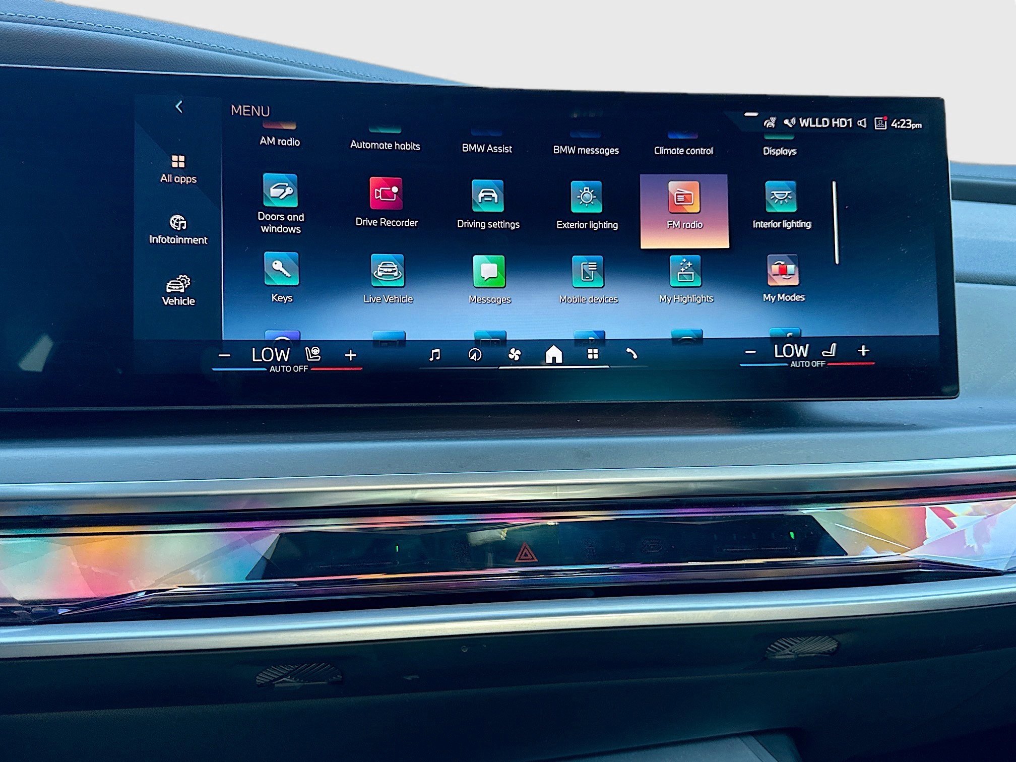 Used 2023 BMW 760i xDrive w/ Executive Package image 29