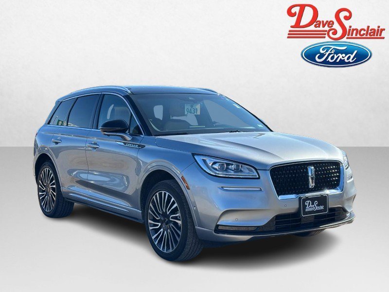 Used 2022 Lincoln Corsair Reserve w/ Equipment Group 201A AWD/4WD image 4