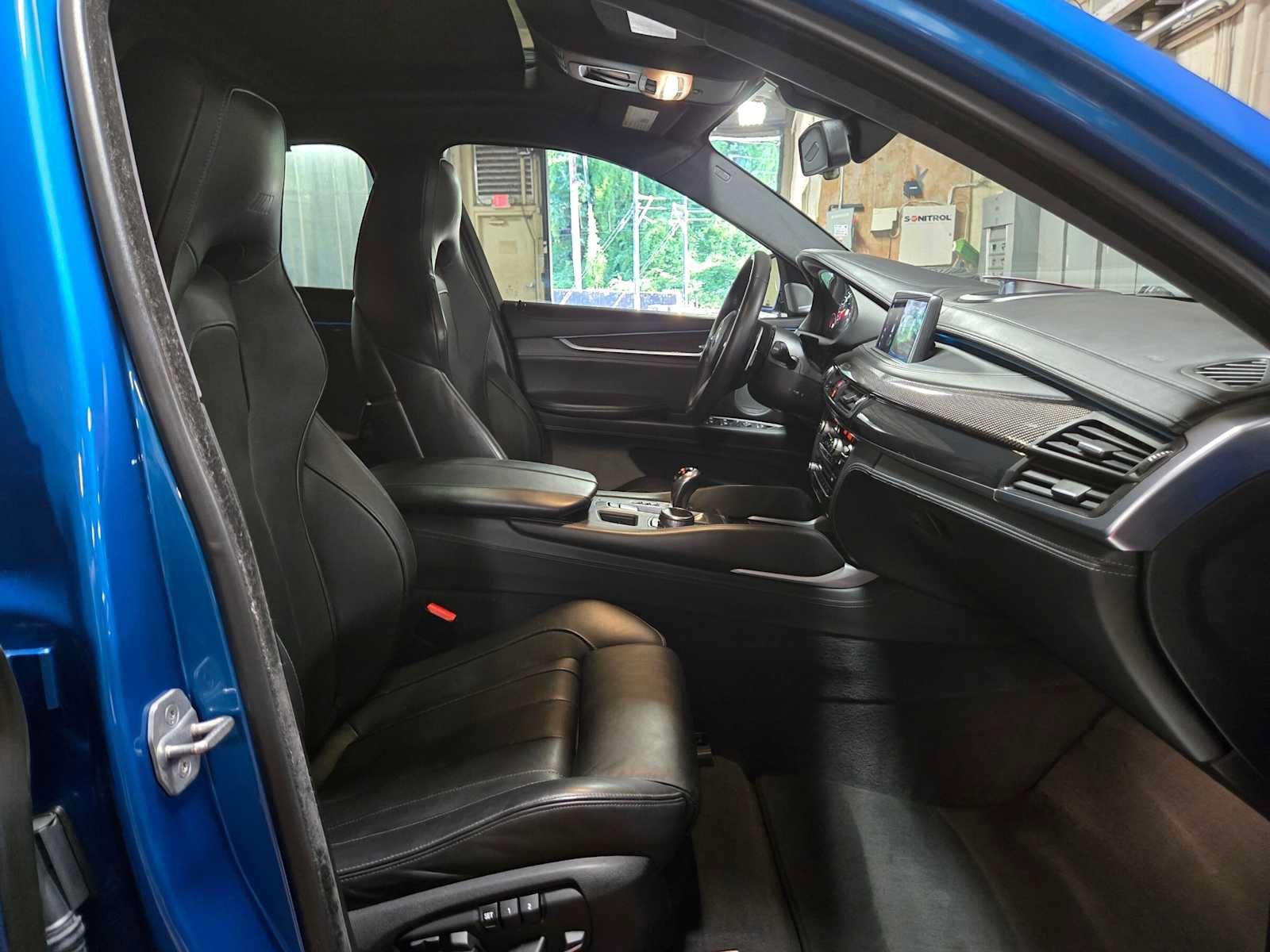 Used 2018 BMW X6 M AWD/4WD image 11