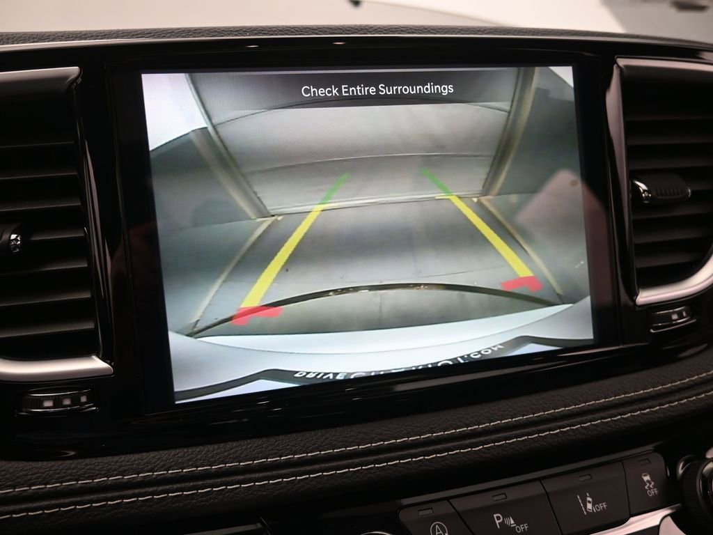 Used 2025 Chrysler Pacifica Limited image 33