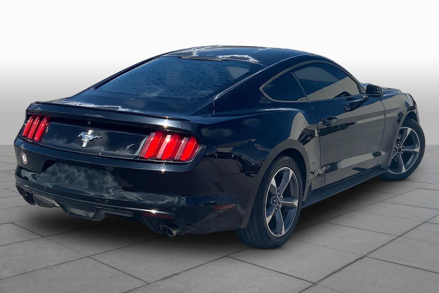 Used 2015 Ford Mustang Coupe w/ Equipment Group 051A RWD image 12