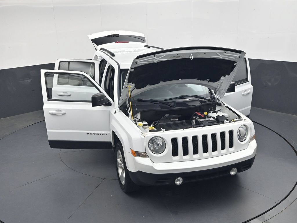 Used 2015 Jeep Patriot Latitude FWD image 40