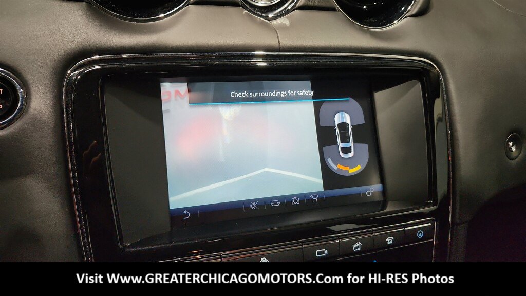 Used 2017 Jaguar XJ L Portfolio AWD/4WD image 34