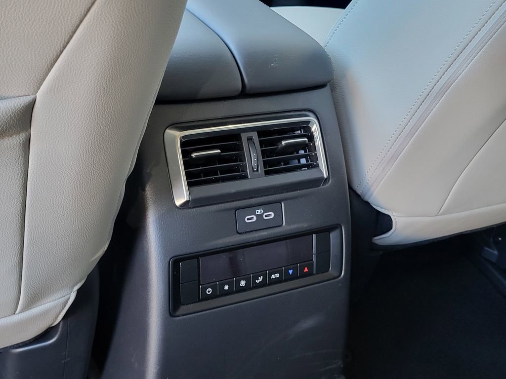 Used 2025 MAZDA CX-90 Plug-In Hybrid w/Premium Sport image 28