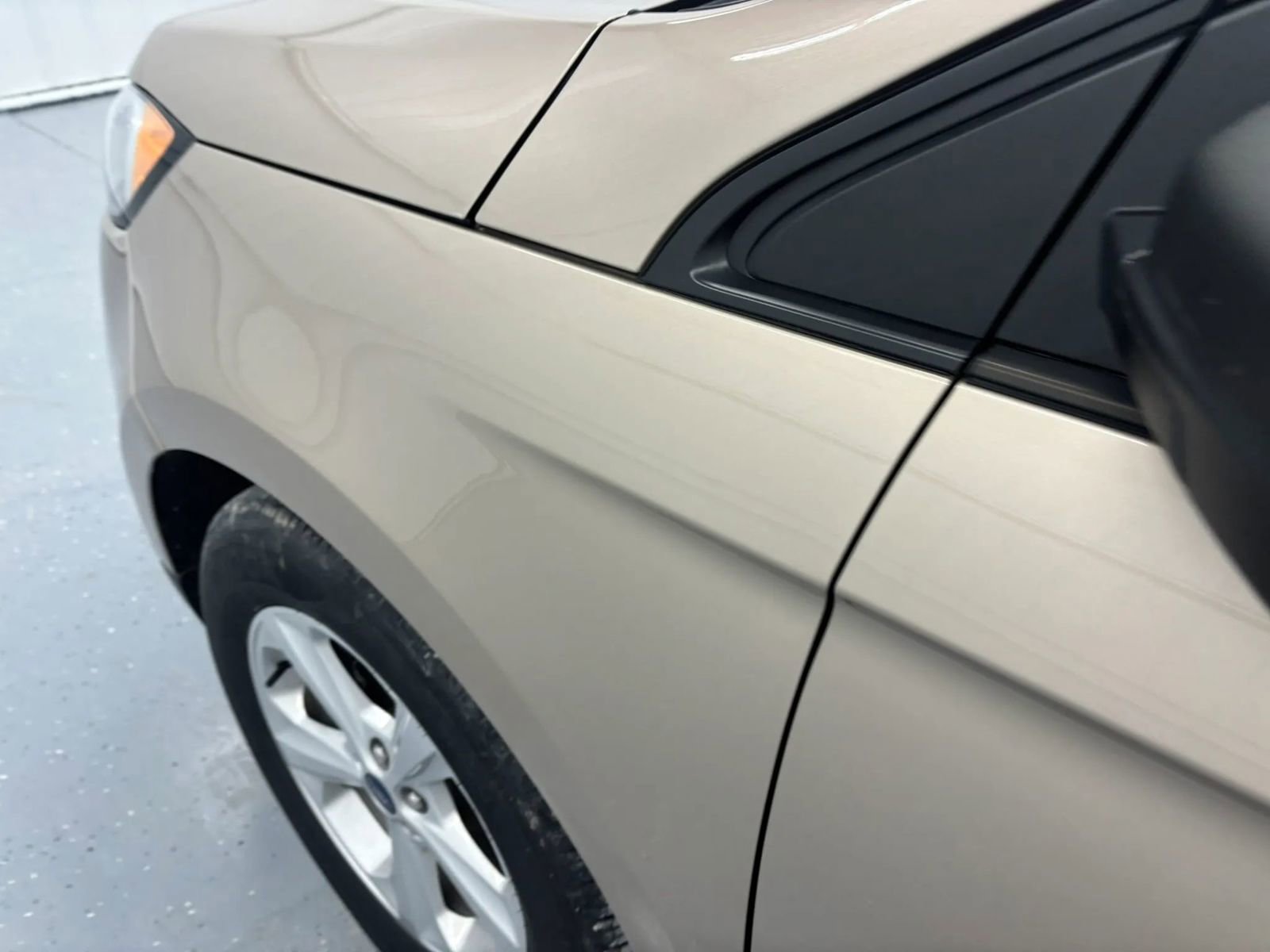 Used 2020 Ford Edge SE w/ Cargo Accessory Package FWD image 19