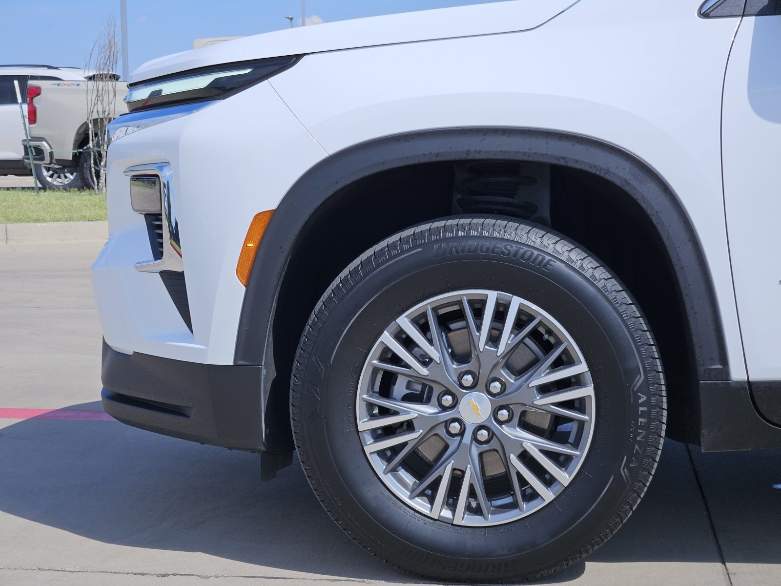 Certified 2026 Chevrolet Traverse LT w/ Driver Confidence Package FWD image 11