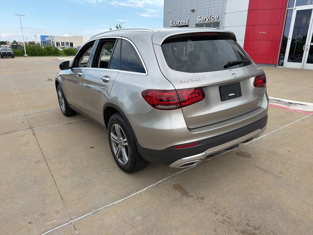 Used 2021 Mercedes-Benz GLC 300 4MATIC image 3
