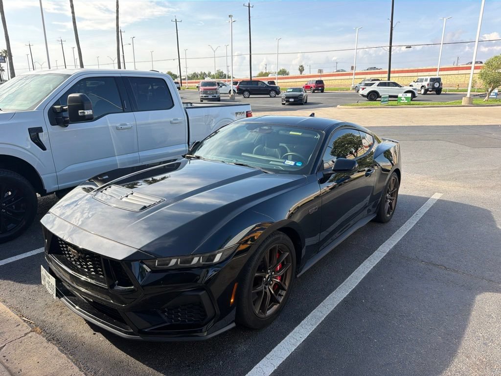 Used 2024 Ford Mustang GT Premium RWD image 3