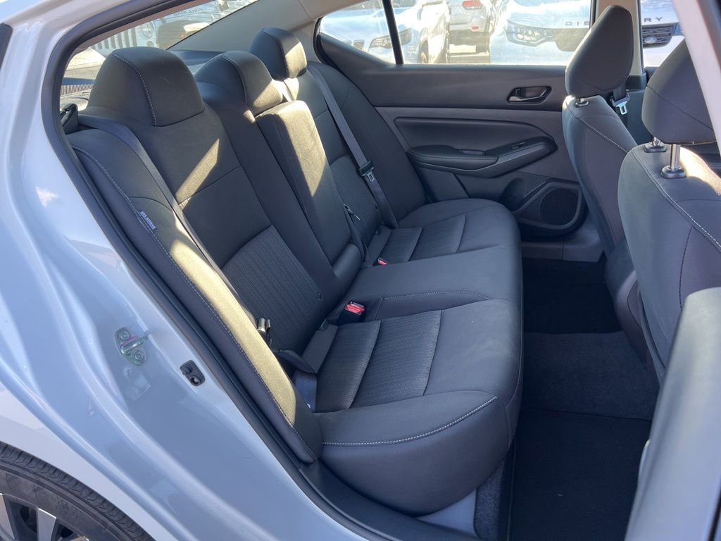 Used 2025 Nissan Altima 2.5 SV image 19