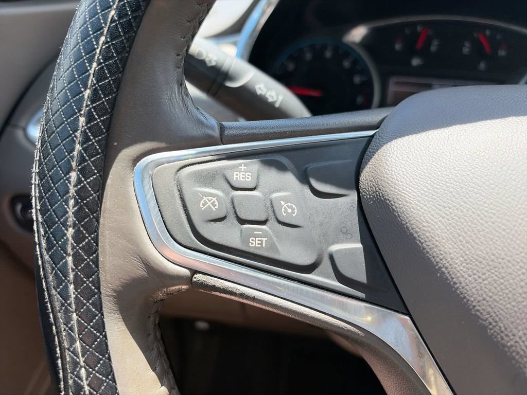 Used 2017 Chevrolet Malibu LT FWD image 20