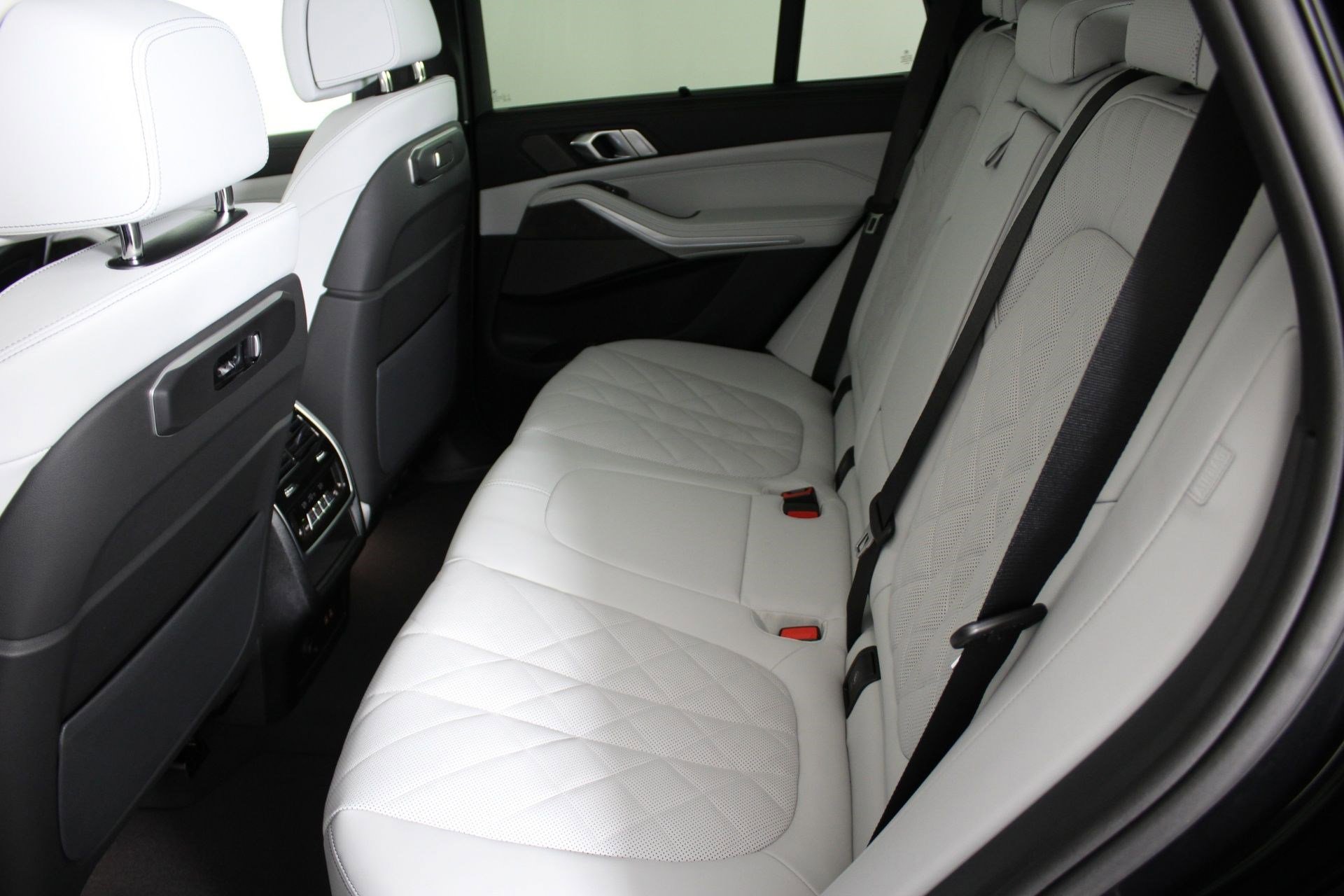 New 2026 BMW X5 xDrive40i AWD/4WD image 13