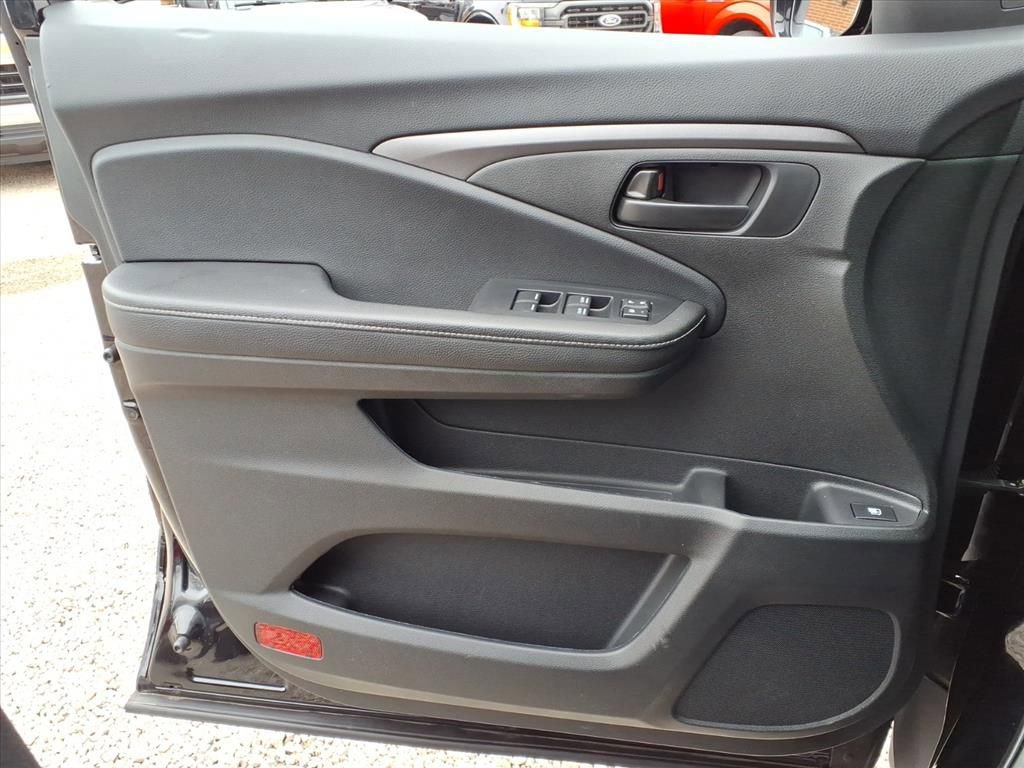 Used 2025 Honda Ridgeline Sport image 31