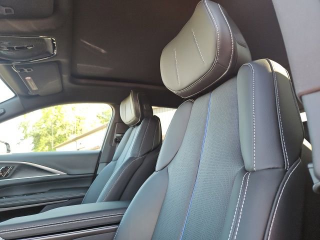 New 2026 Cadillac Lyriq Luxury w/ LPO, Floor Liner Package image 19