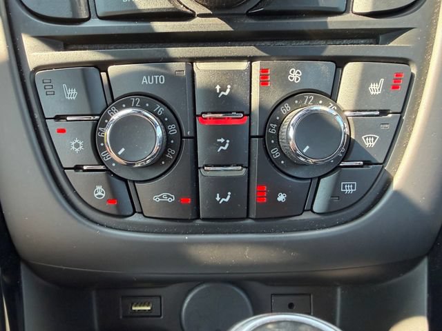 Used 2019 Buick Cascada Premium FWD image 24