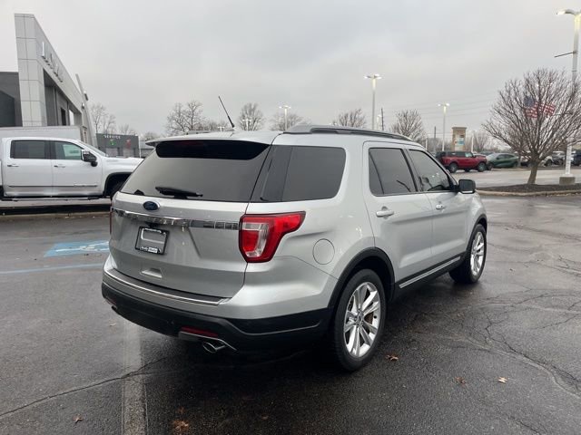 Used 2018 Ford Explorer XLT w/ Equipment Group 202A image 9