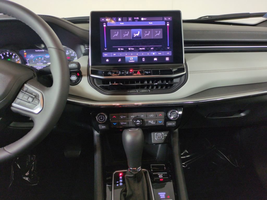 Used 2024 Jeep Compass Limited image 20