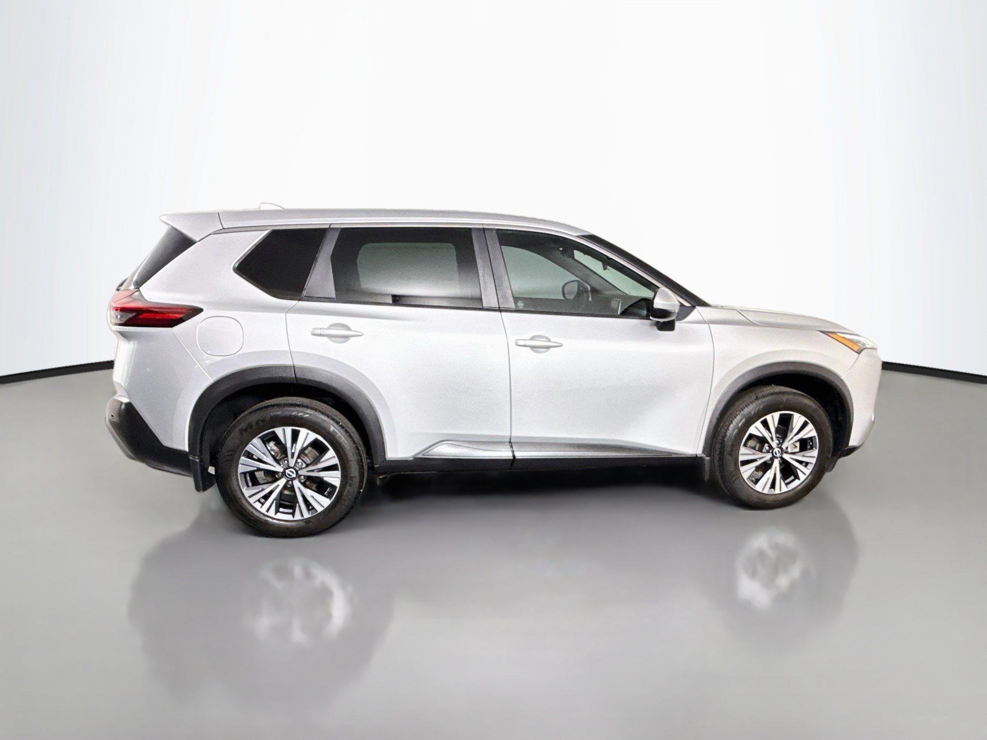 Used 2022 Nissan Rogue SV FWD image 11