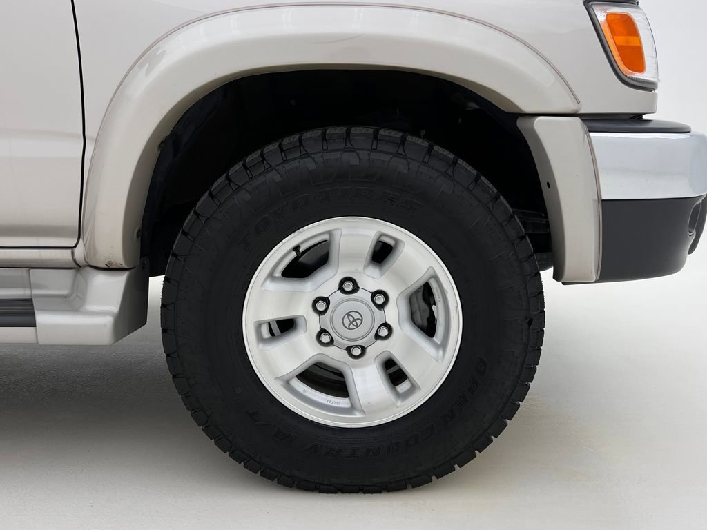 Used 2000 Toyota 4Runner SR5 image 27
