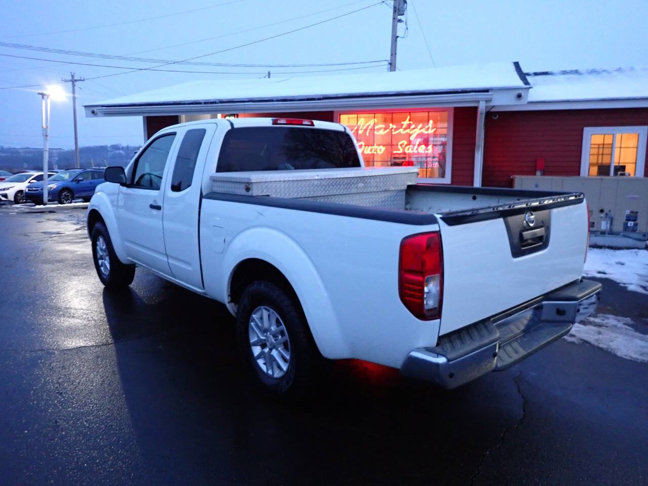 Used 2014 Nissan Frontier SV image 4