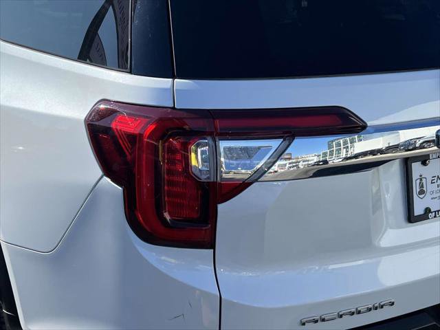 Used 2022 GMC Acadia SLT image 11