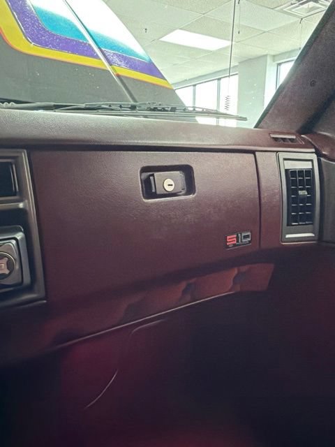 Used 1991 Chevrolet S10 Pickup 4x4 Extended Cab image 31