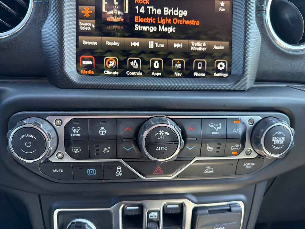 Used 2023 Jeep Wrangler Unlimited Rubicon 4xe w/ Cold Weather Group AWD/4WD image 29