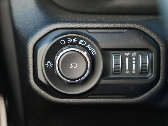 Used 2020 Jeep Wrangler Unlimited Sahara image 23