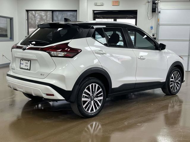 Used 2024 Nissan Kicks SV image 6