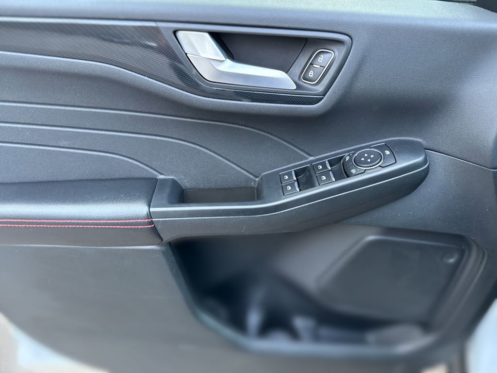 Used 2025 Ford Escape ST-Line Select image 15