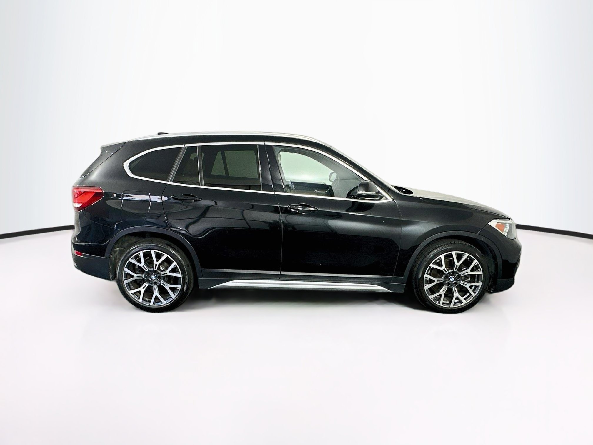 Used 2021 BMW X1 xDrive28i w/ Convenience Package AWD/4WD image 10
