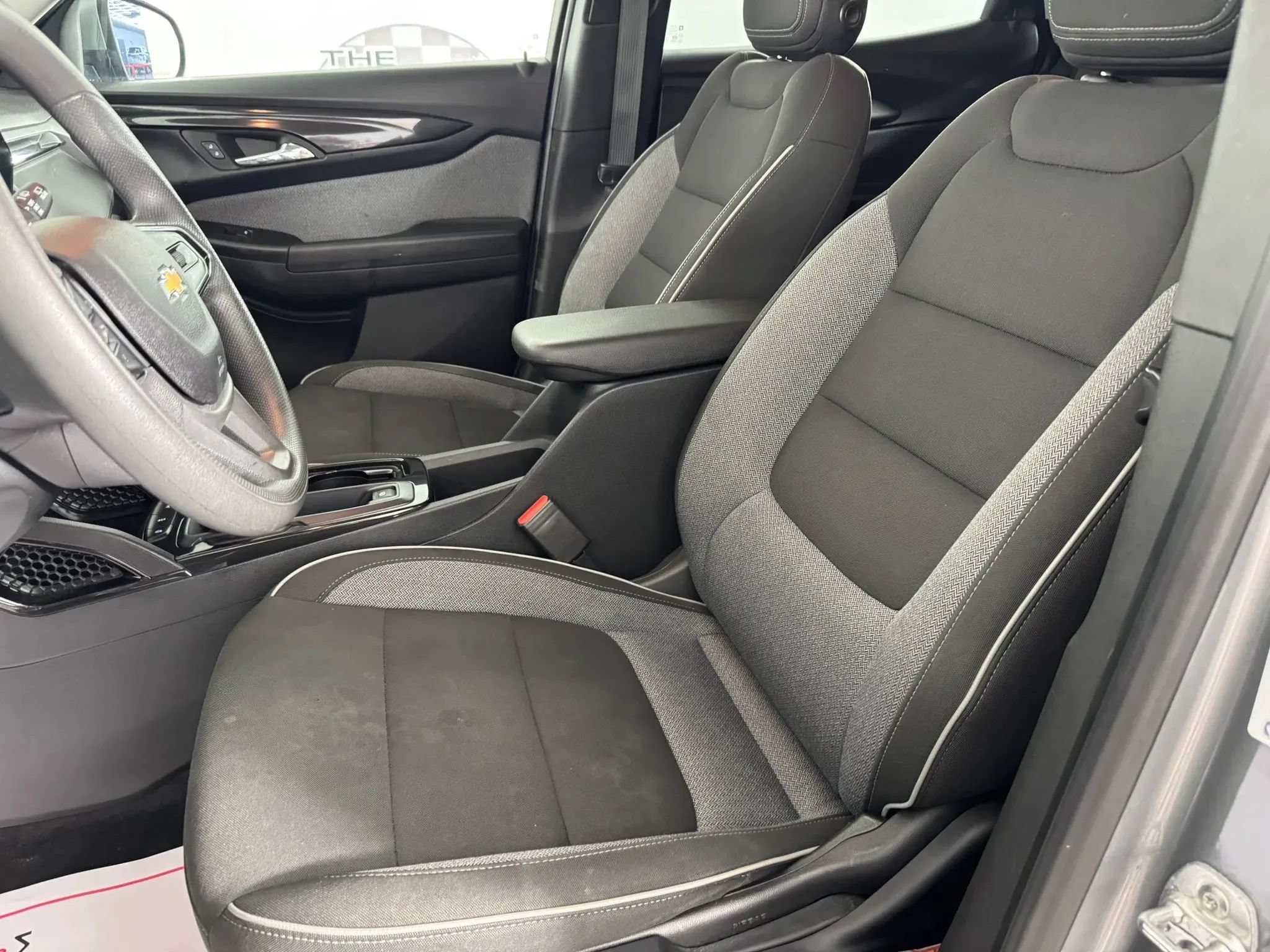 Used 2025 Chevrolet TrailBlazer LT FWD image 31