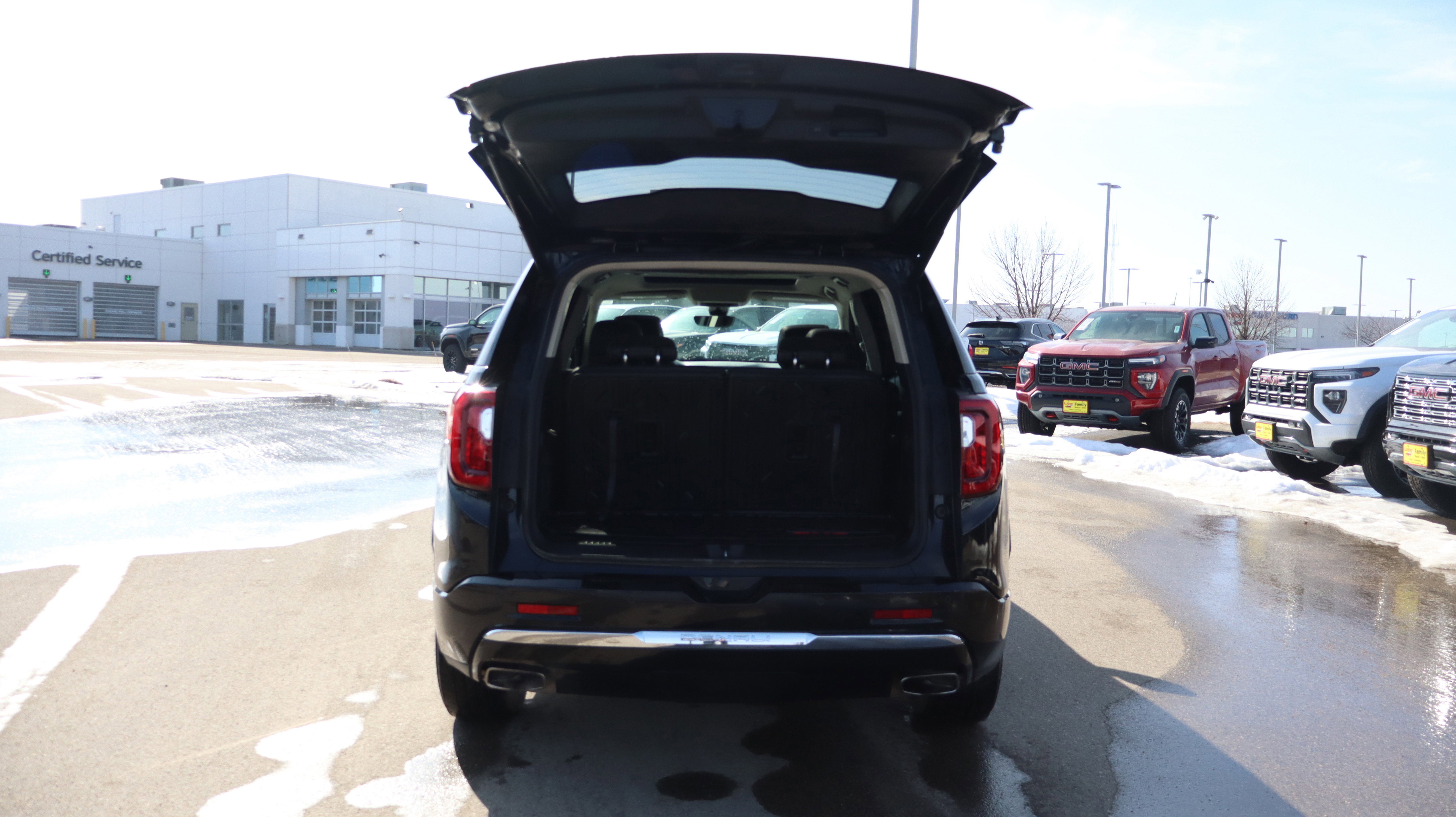 Certified 2023 GMC Acadia Denali w/ Denali Ultimate Package image 16